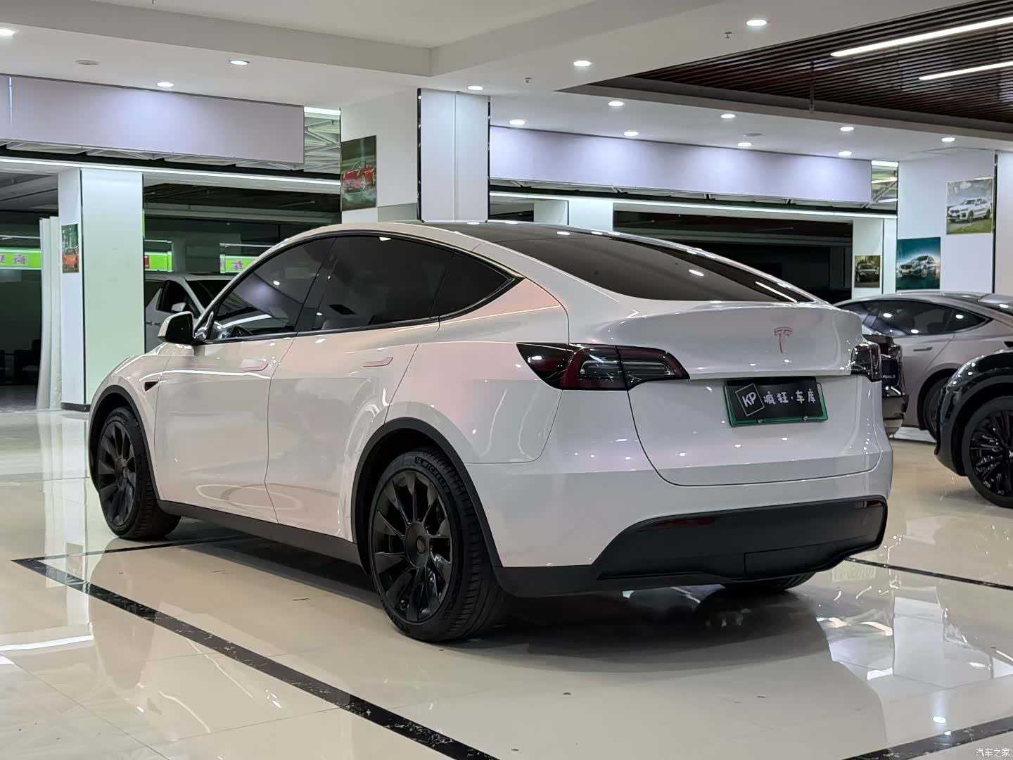 Tesla Model Y, 2022 3