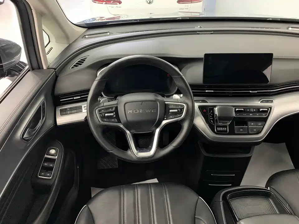 Roewe iMAX8
