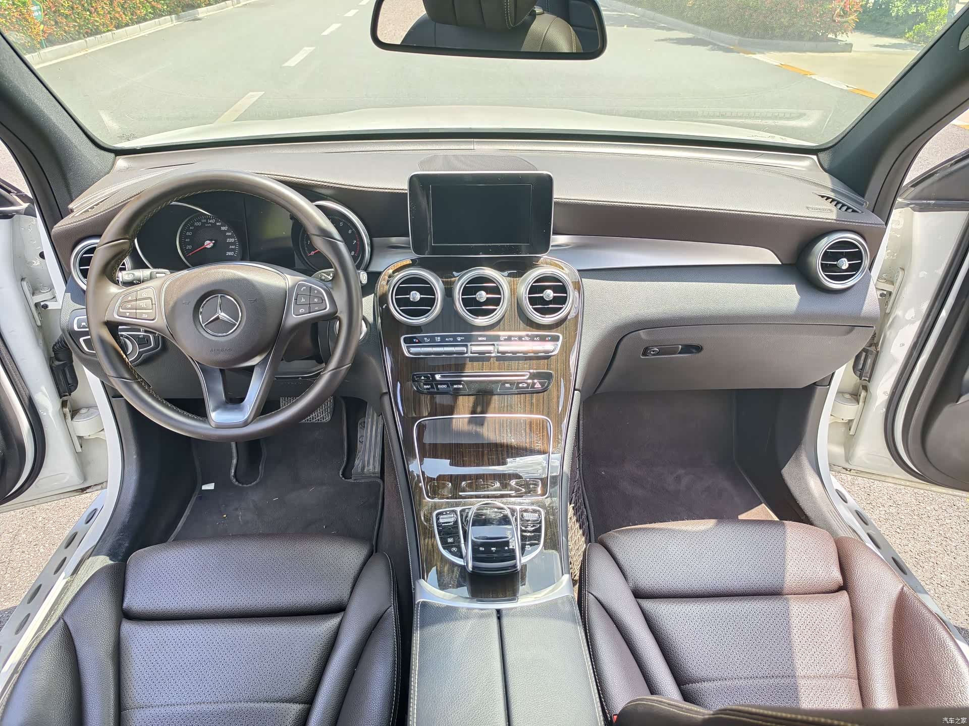 Mercedes-Benz GLC, 2017 15