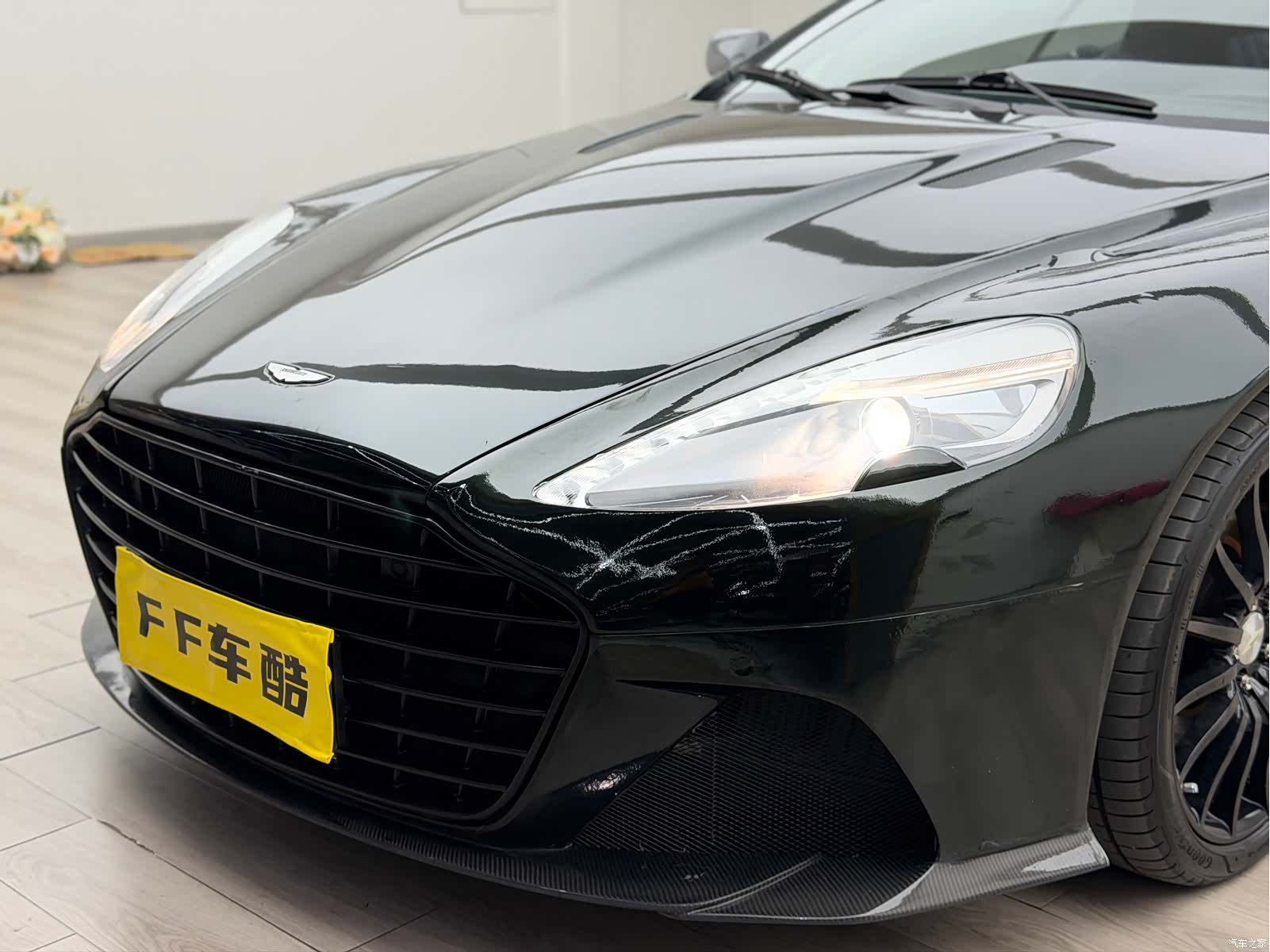 Aston Martin DB9, 2011 4