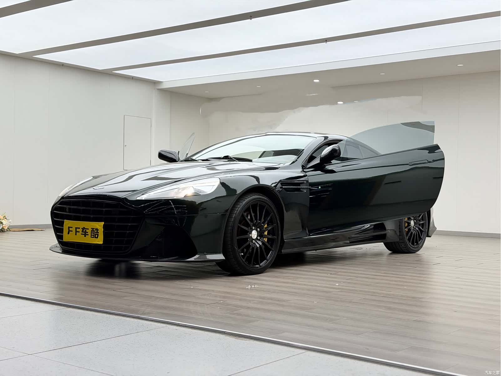 Aston Martin DB9, 2011 8