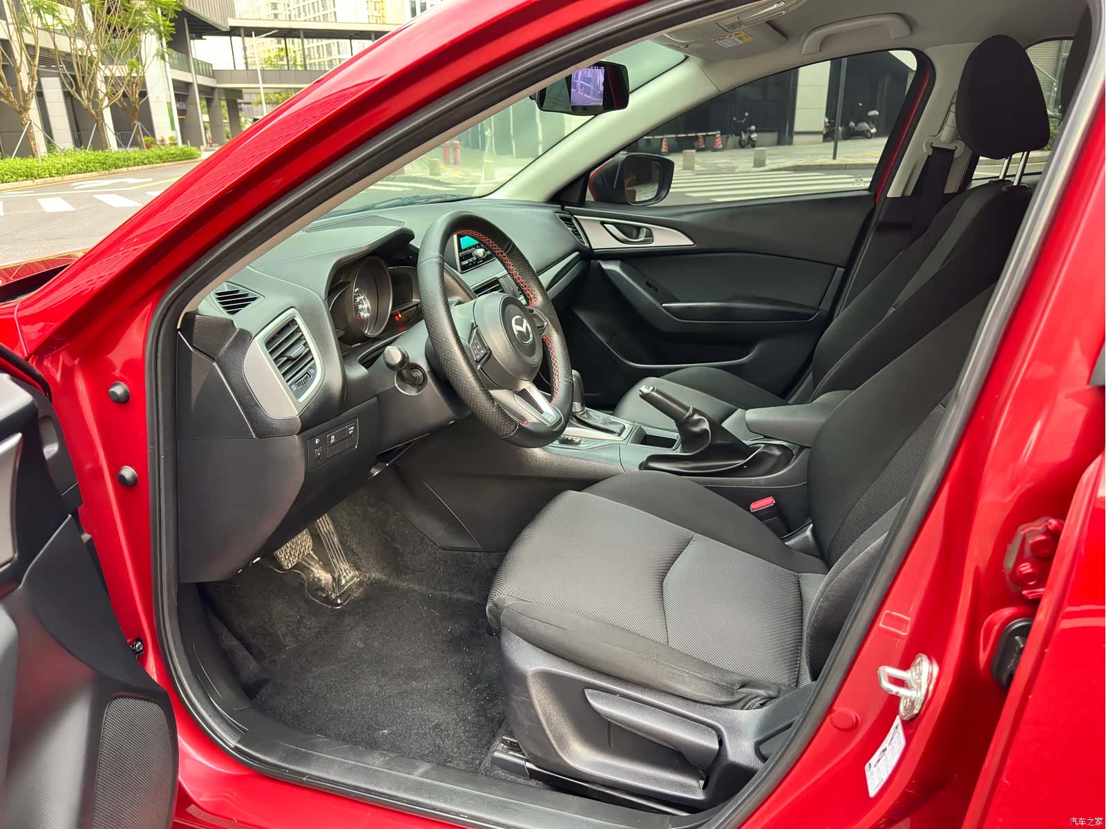 Mazda Mazda3, 2017 9