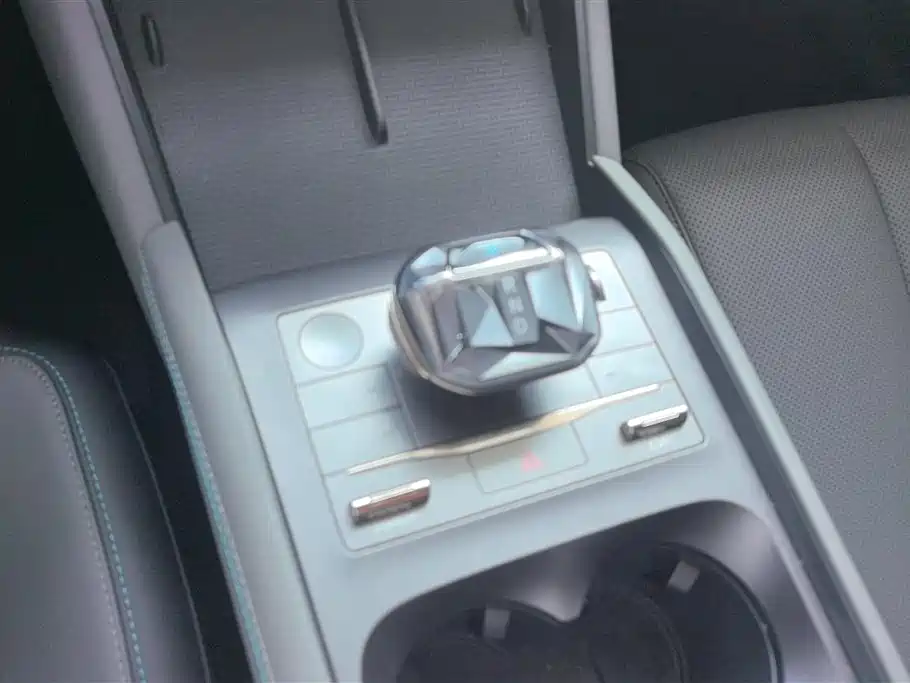 BYD Qin L BYD Qin L