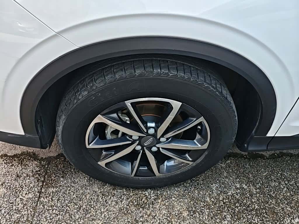 Geely Coolray, 2021 23