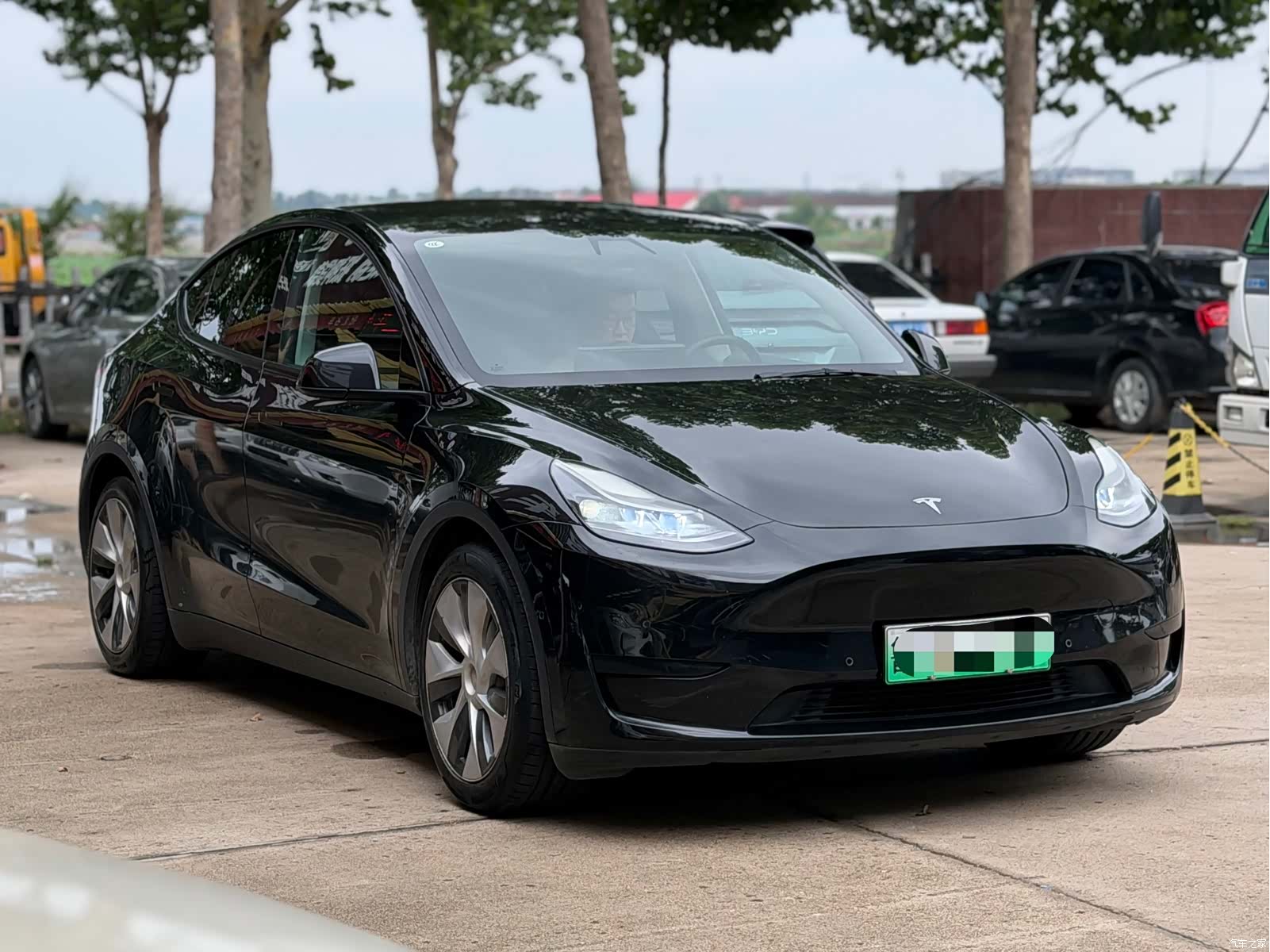 Tesla Model Y, 2022 3