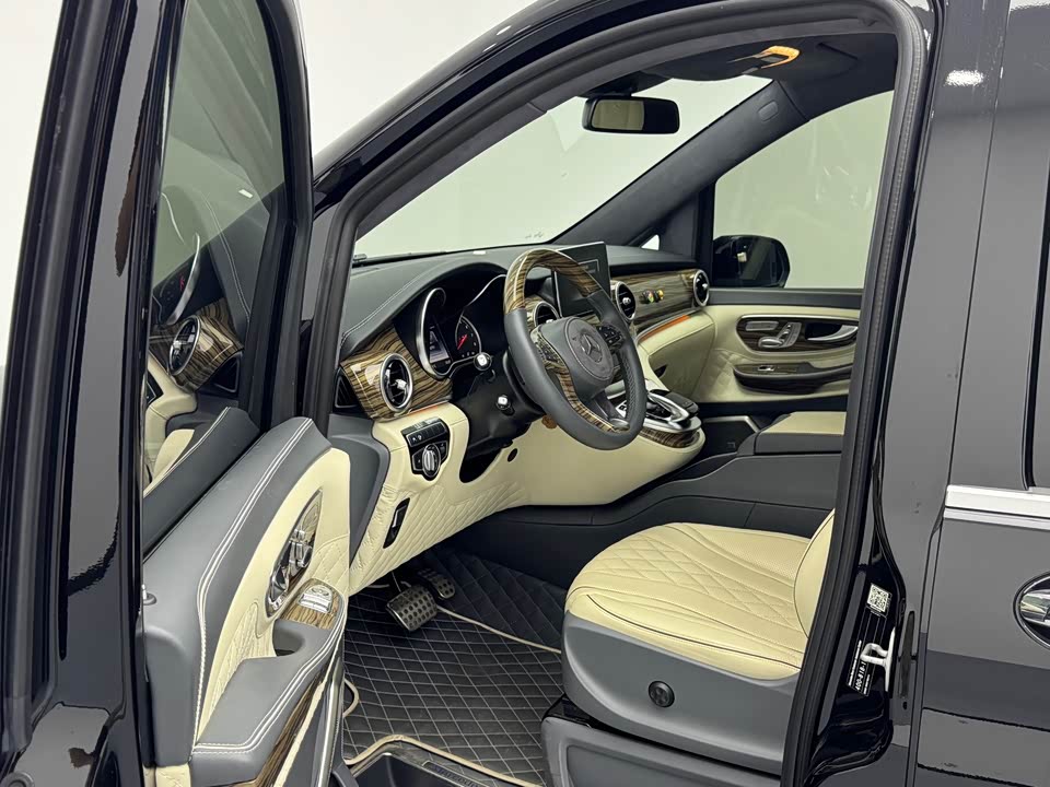 Mercedes-Benz V-class