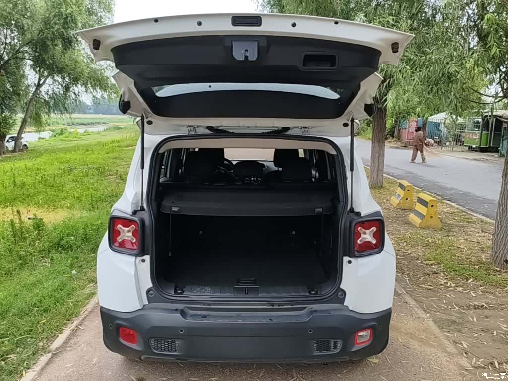 Jeep Renegade, 2016 19