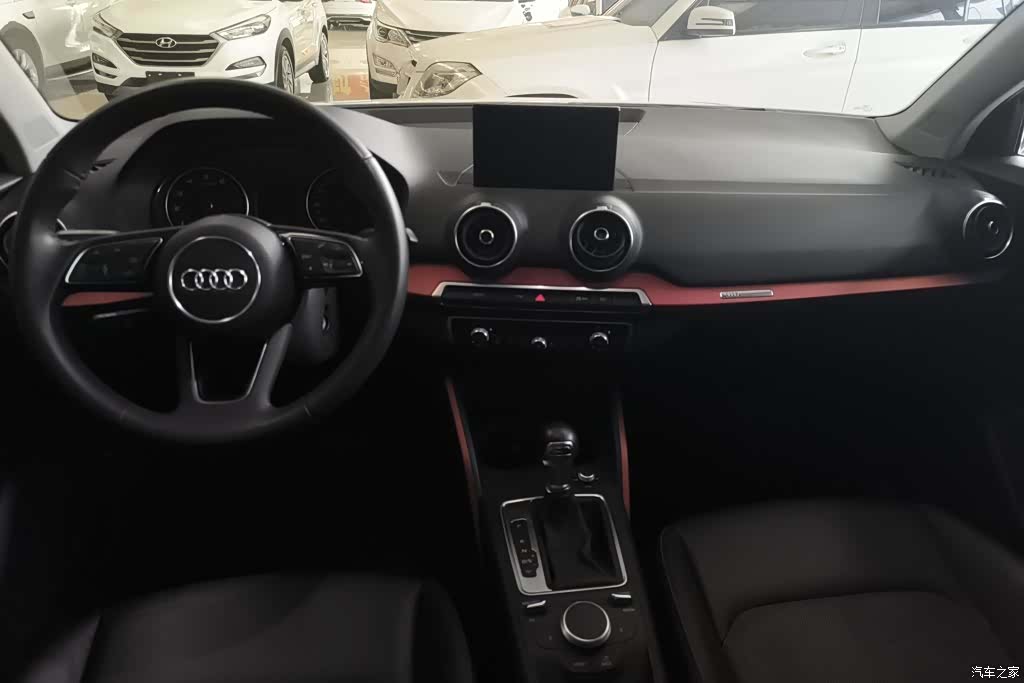 Audi Q2L, 2019 12