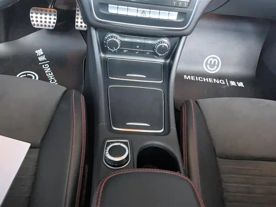 Mercedes-Benz CLA Mercedes-Benz CLA