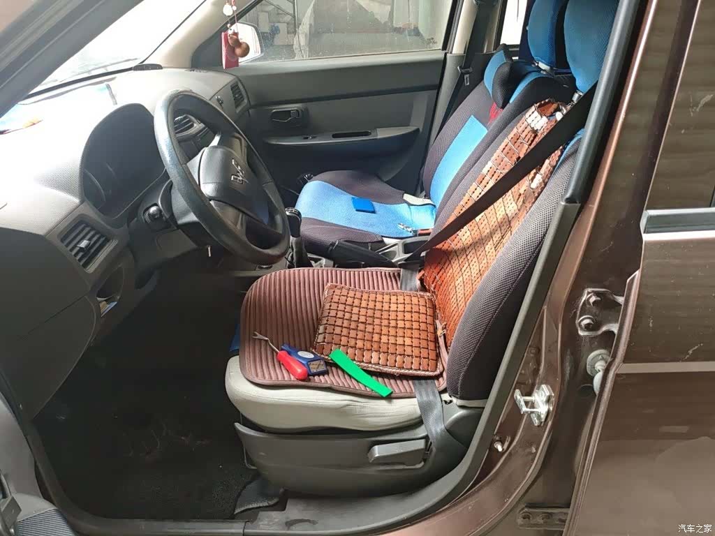 Wuling Hongguang, 2015 12