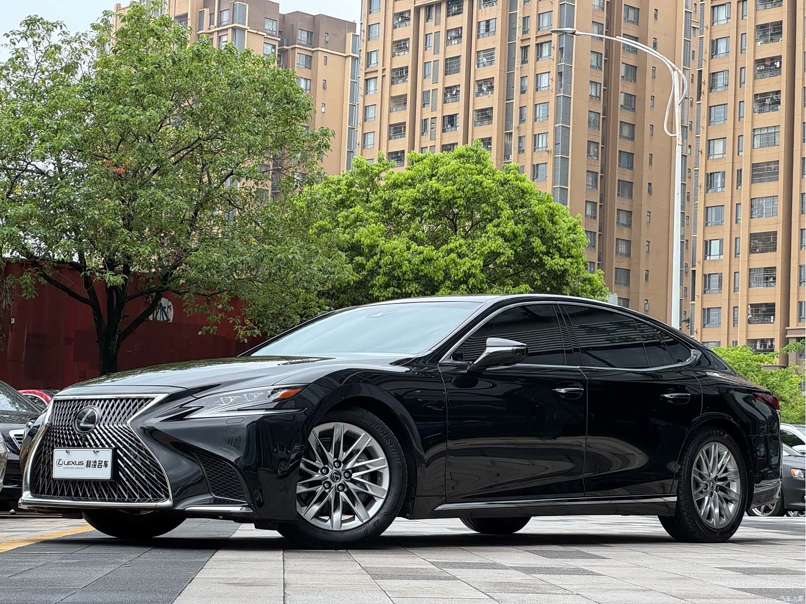 Lexus LS, 2019 1