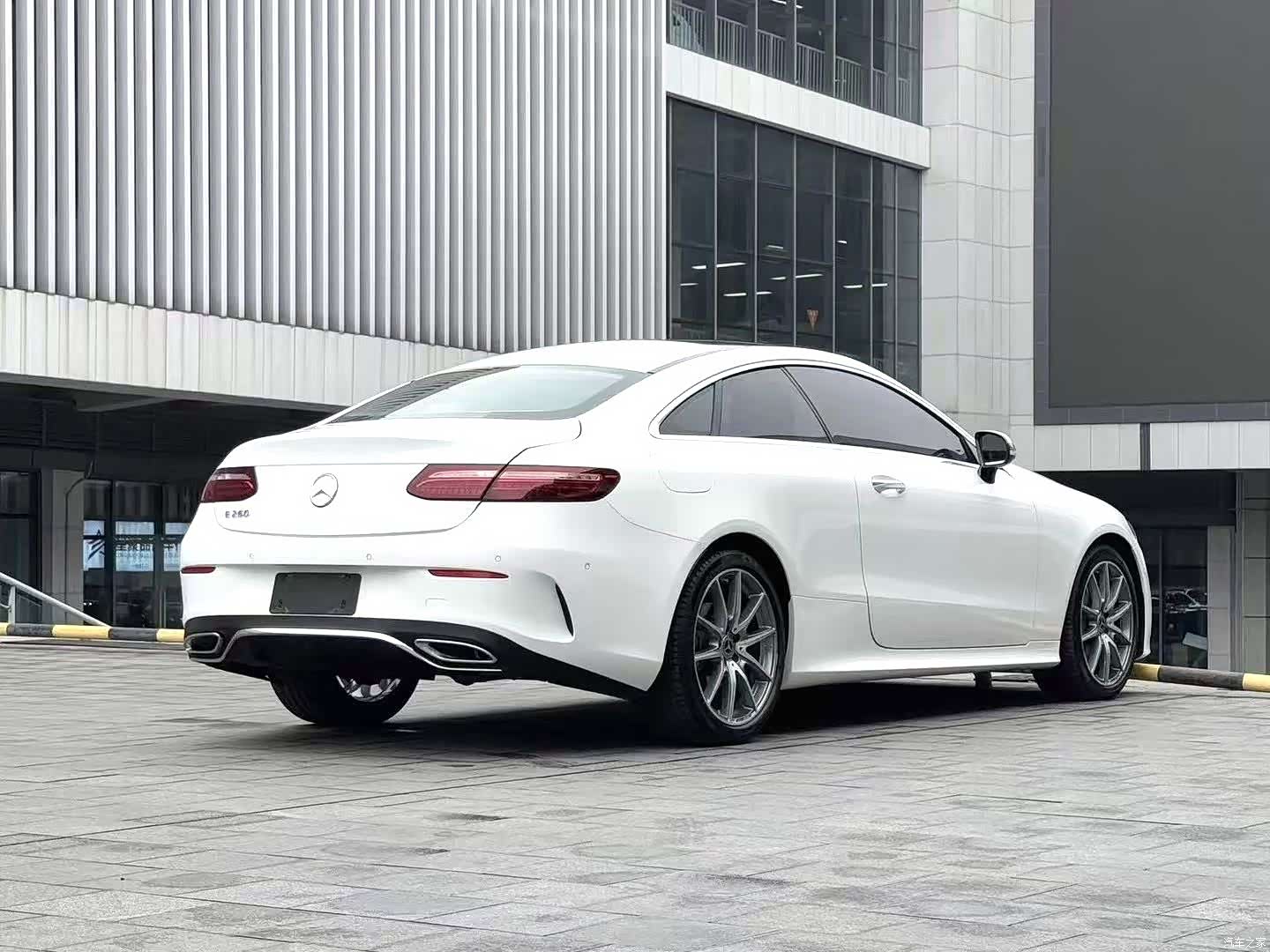 Mercedes-Benz E-Class, 2021 4