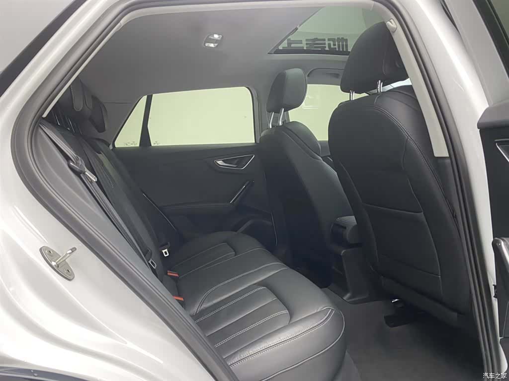 Audi Q2L, 2023 21