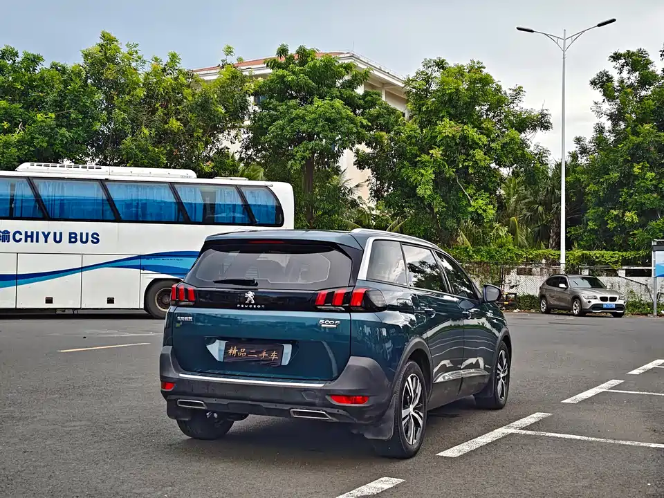 Peugeot 5008