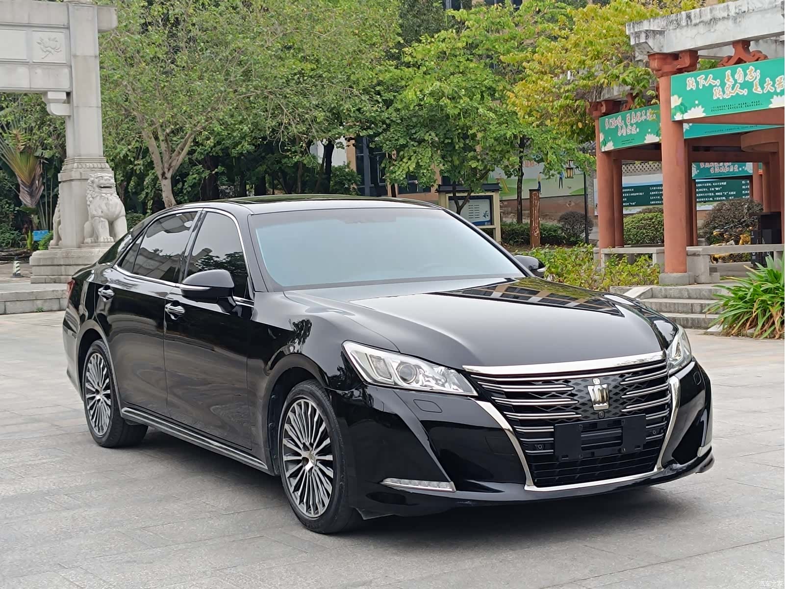 Toyota Crown, 2018 3
