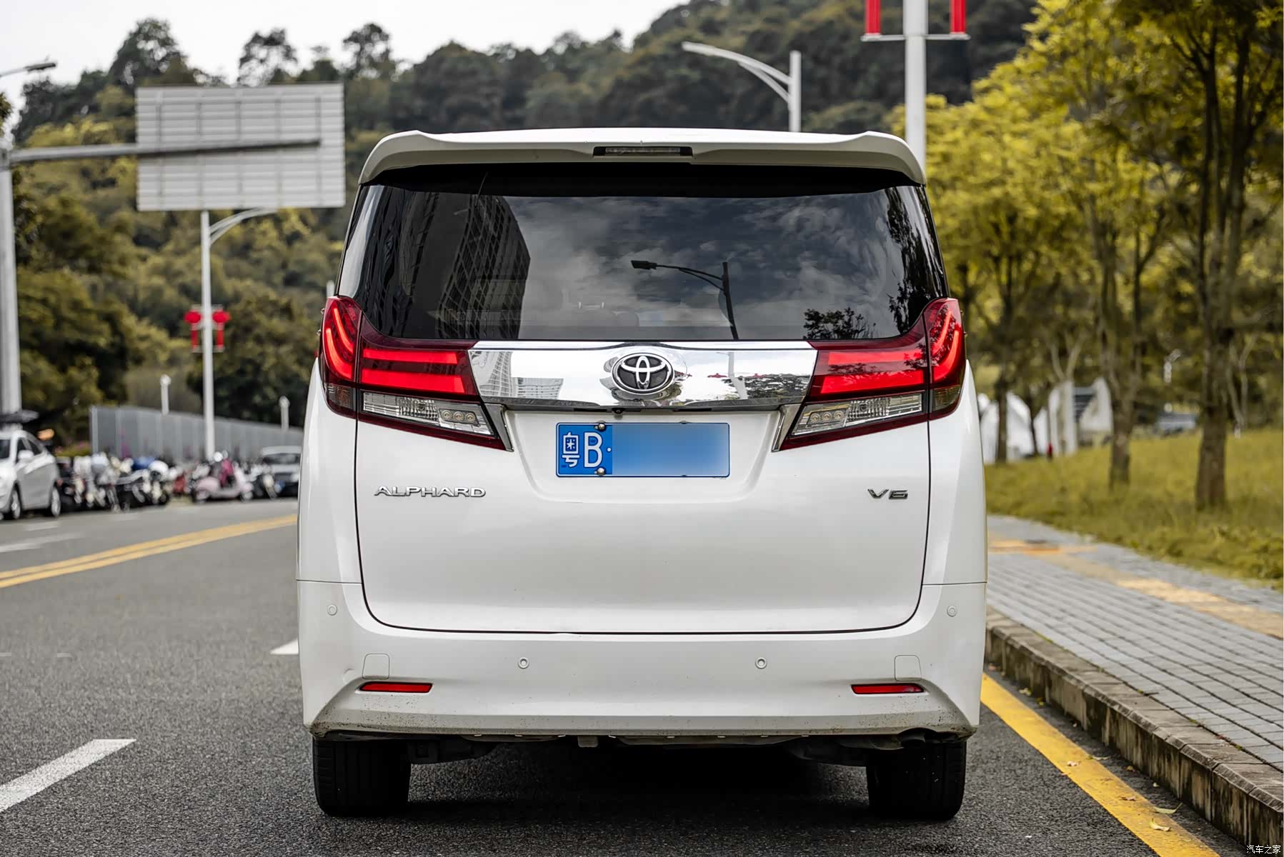 Toyota Alphard, 2015 6