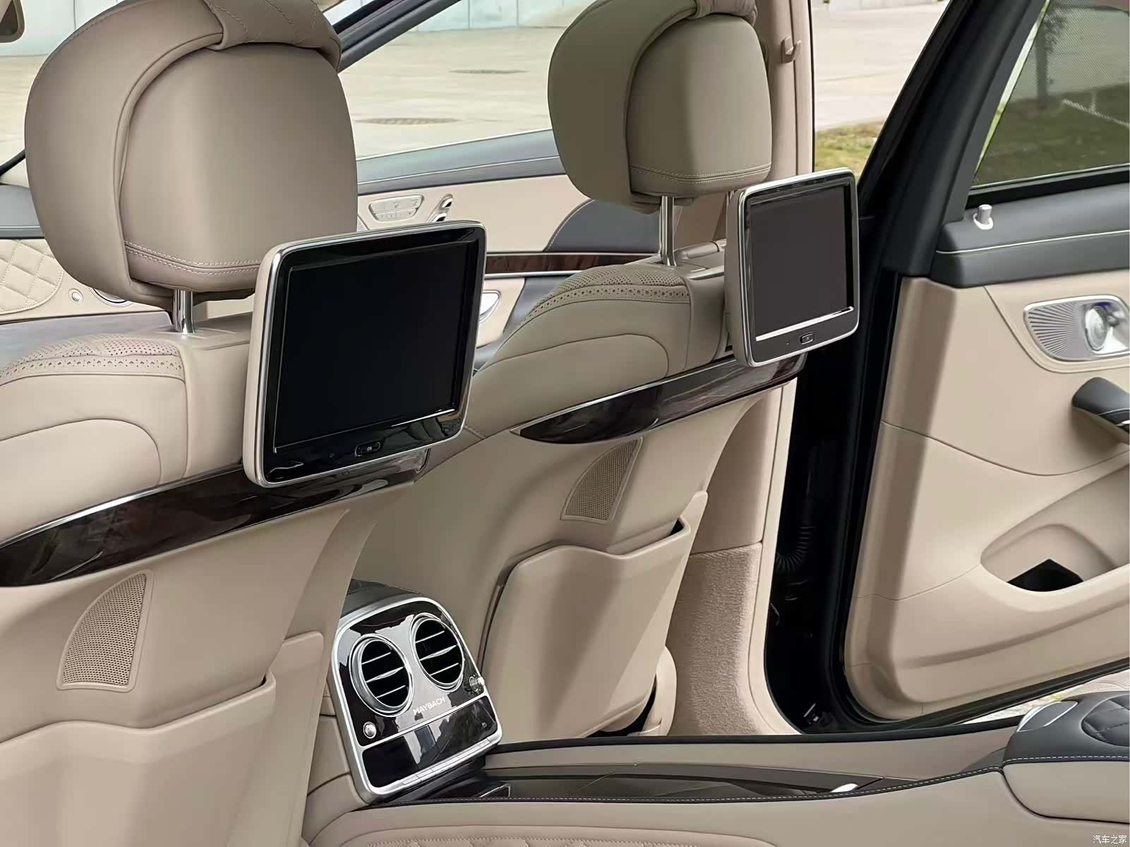 Maybach S-Class, 2017 18
