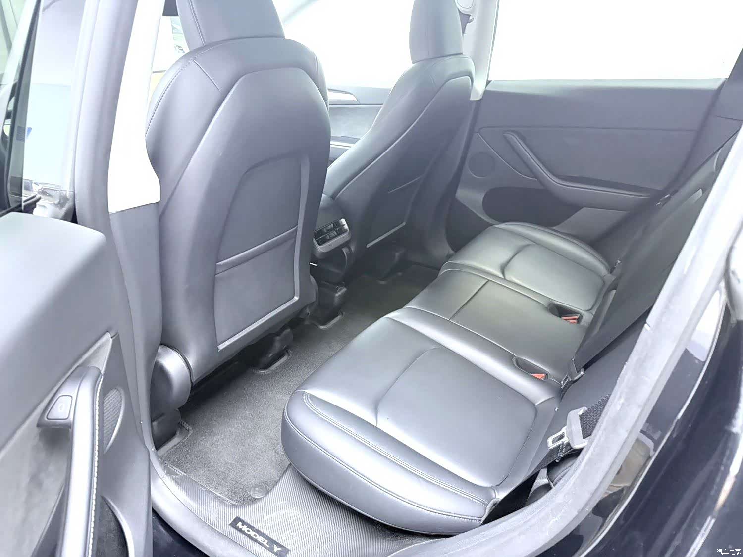 Tesla Model Y, 2023 6