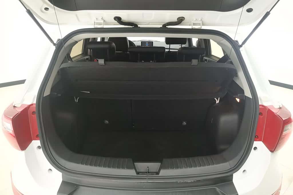 BAIC EX360, 2018 4