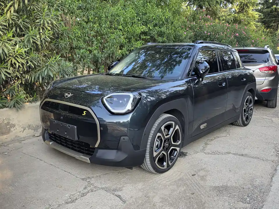 MINI Electric ACEMAN