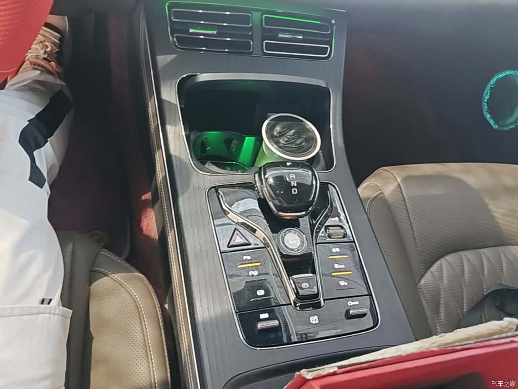 BYD Han, 2022 14