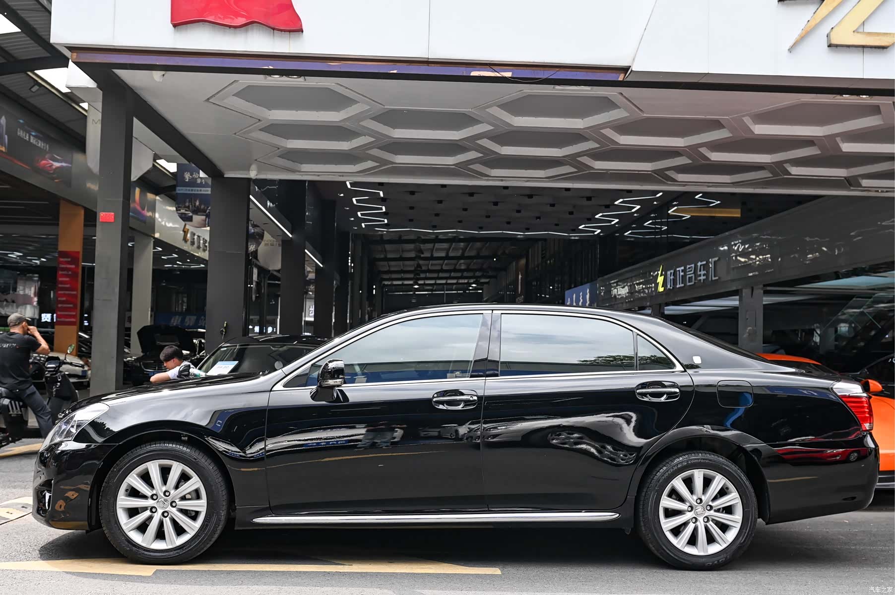 Toyota Crown, 2014 3