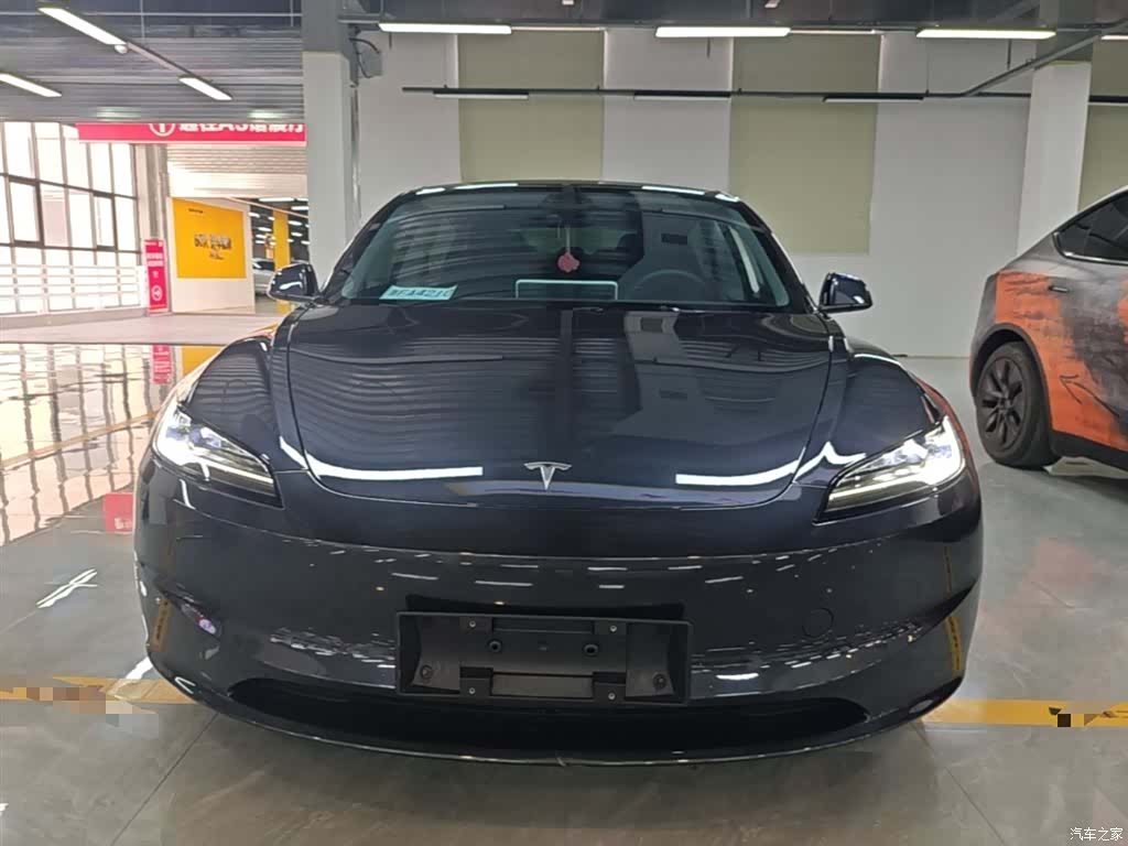 Tesla Model 3, 2025 3