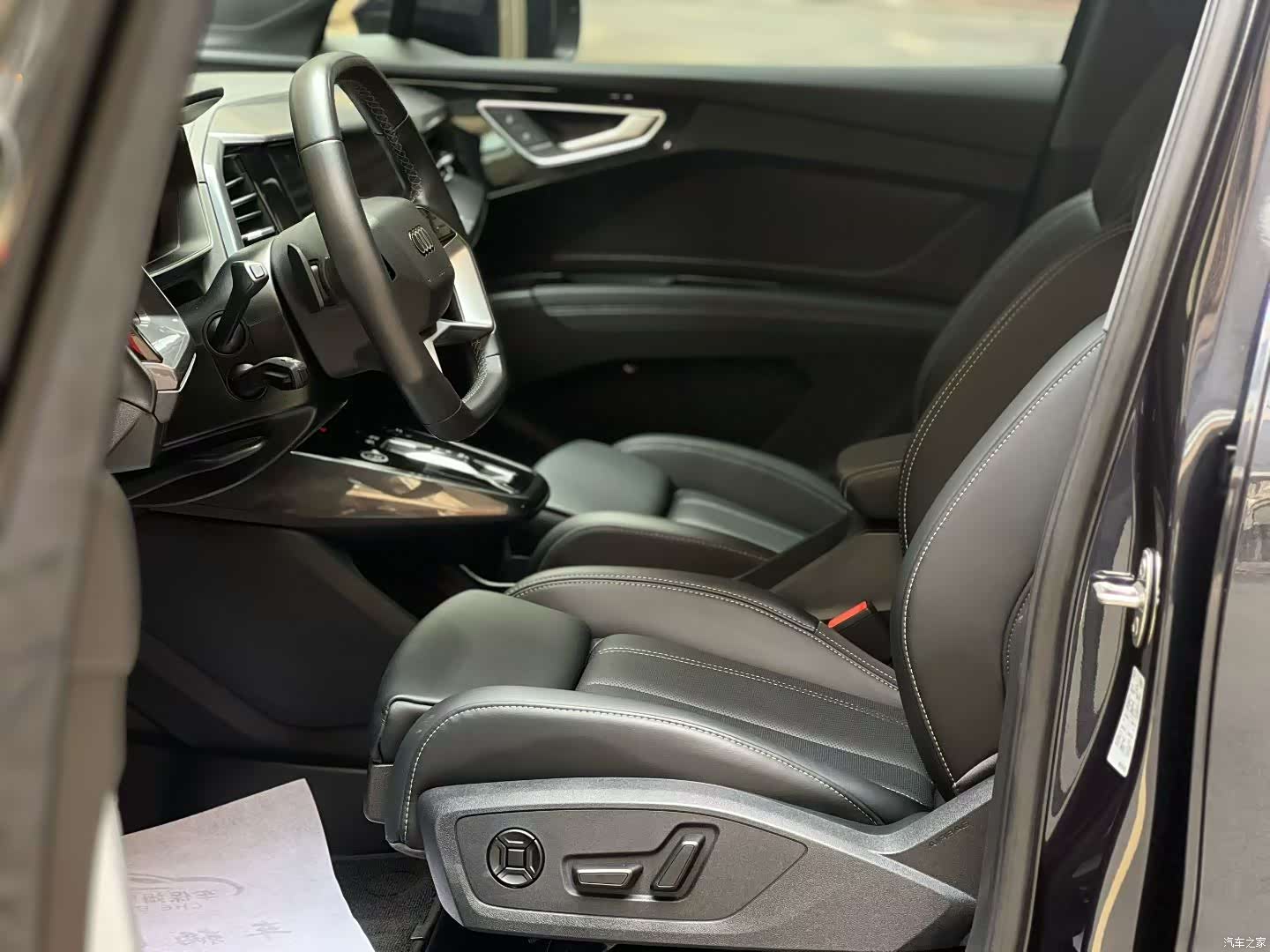 Audi Q4 e-tron, 2024 все фото