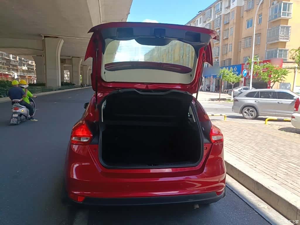 Ford Focus, 2015 19