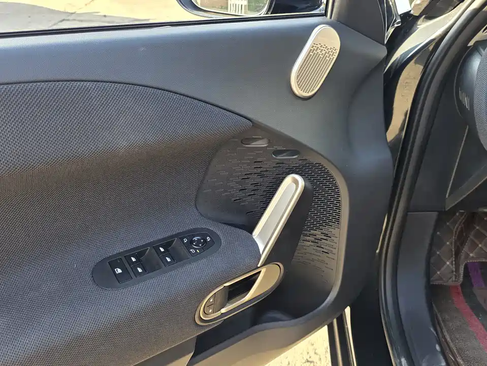 MINI Electric ACEMAN