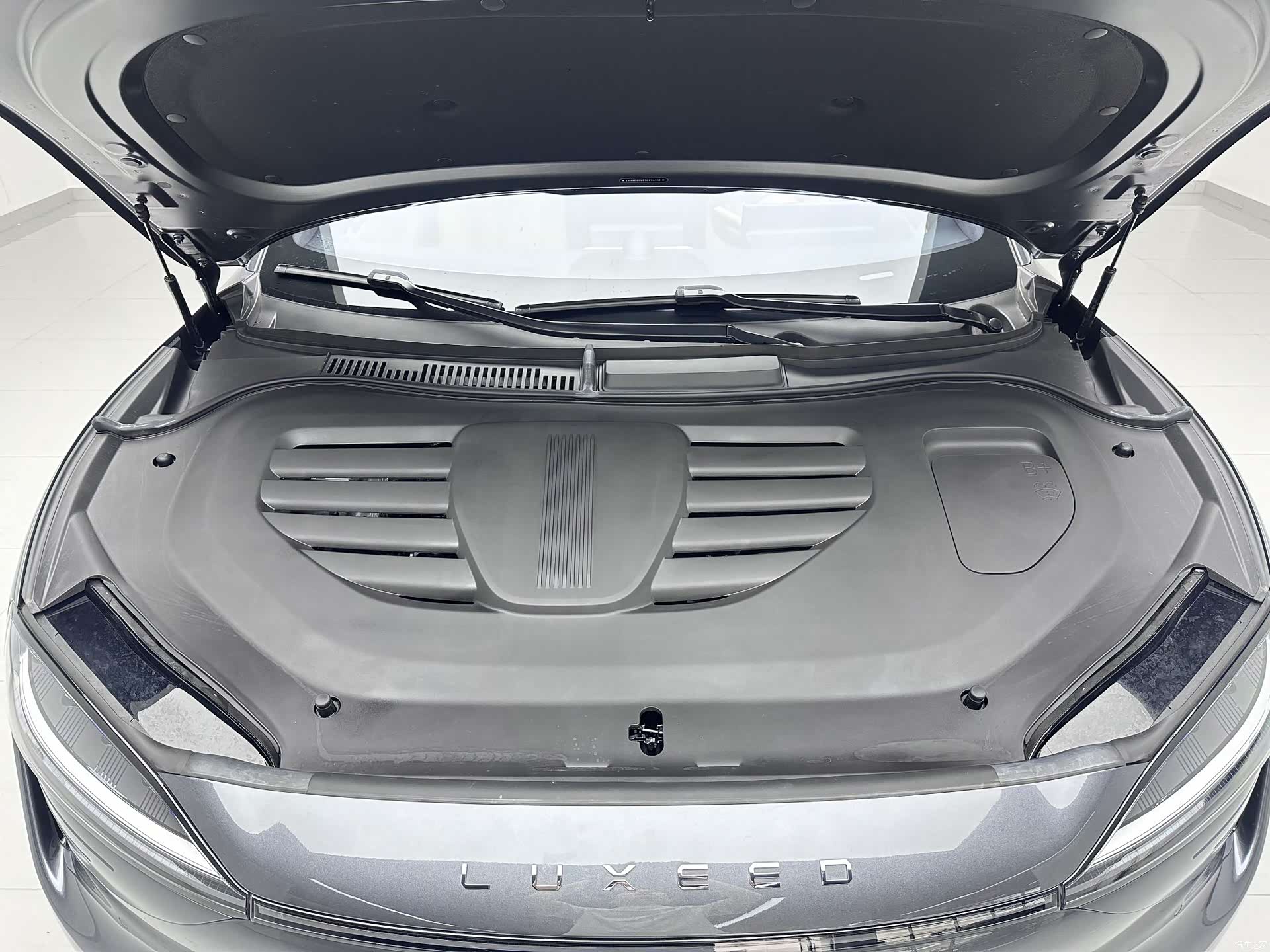 Luxeed R7, 2025 17