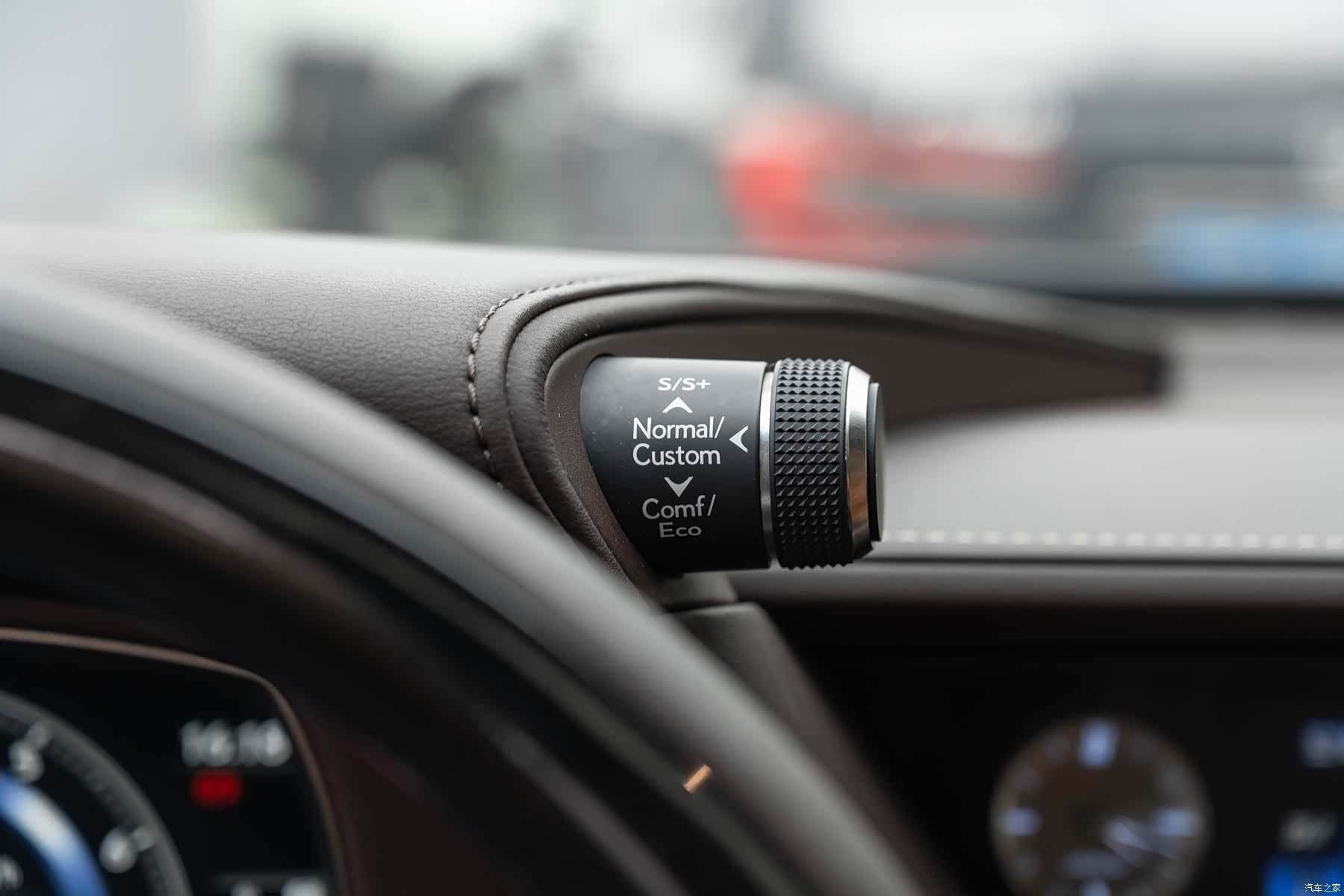 Lexus LS, 2019 21
