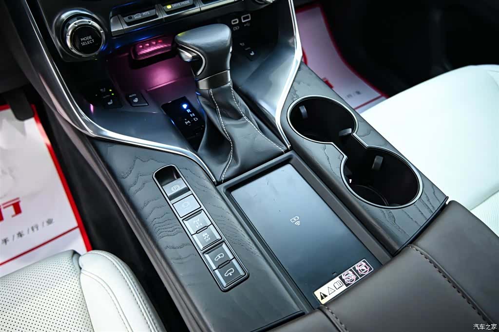 Lexus LX, 2024 15
