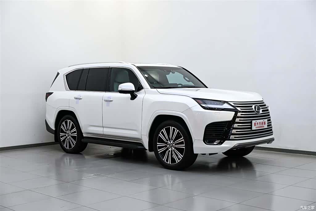 Lexus LX, 2024 4
