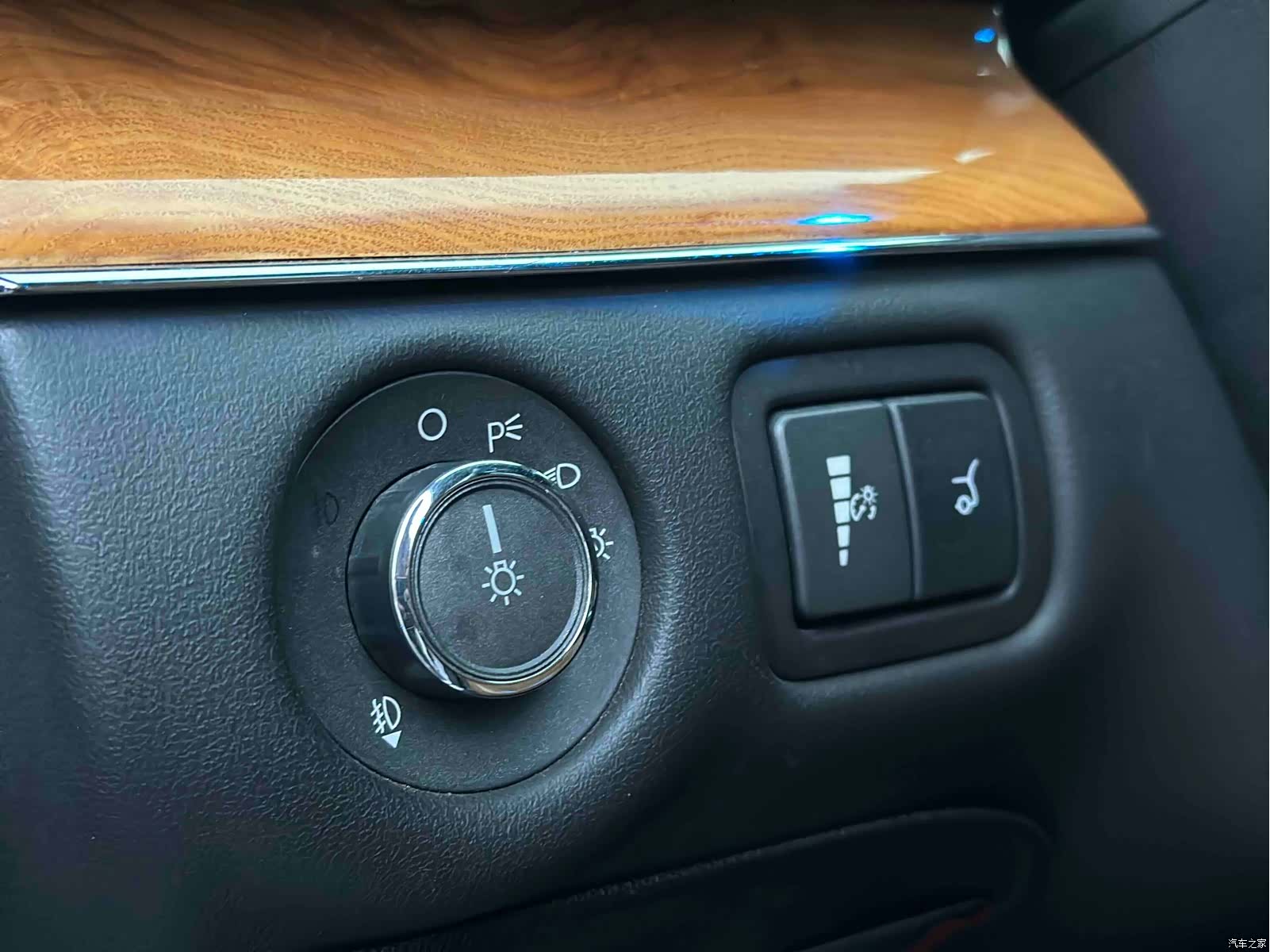 Lincoln MKT, 2012 30