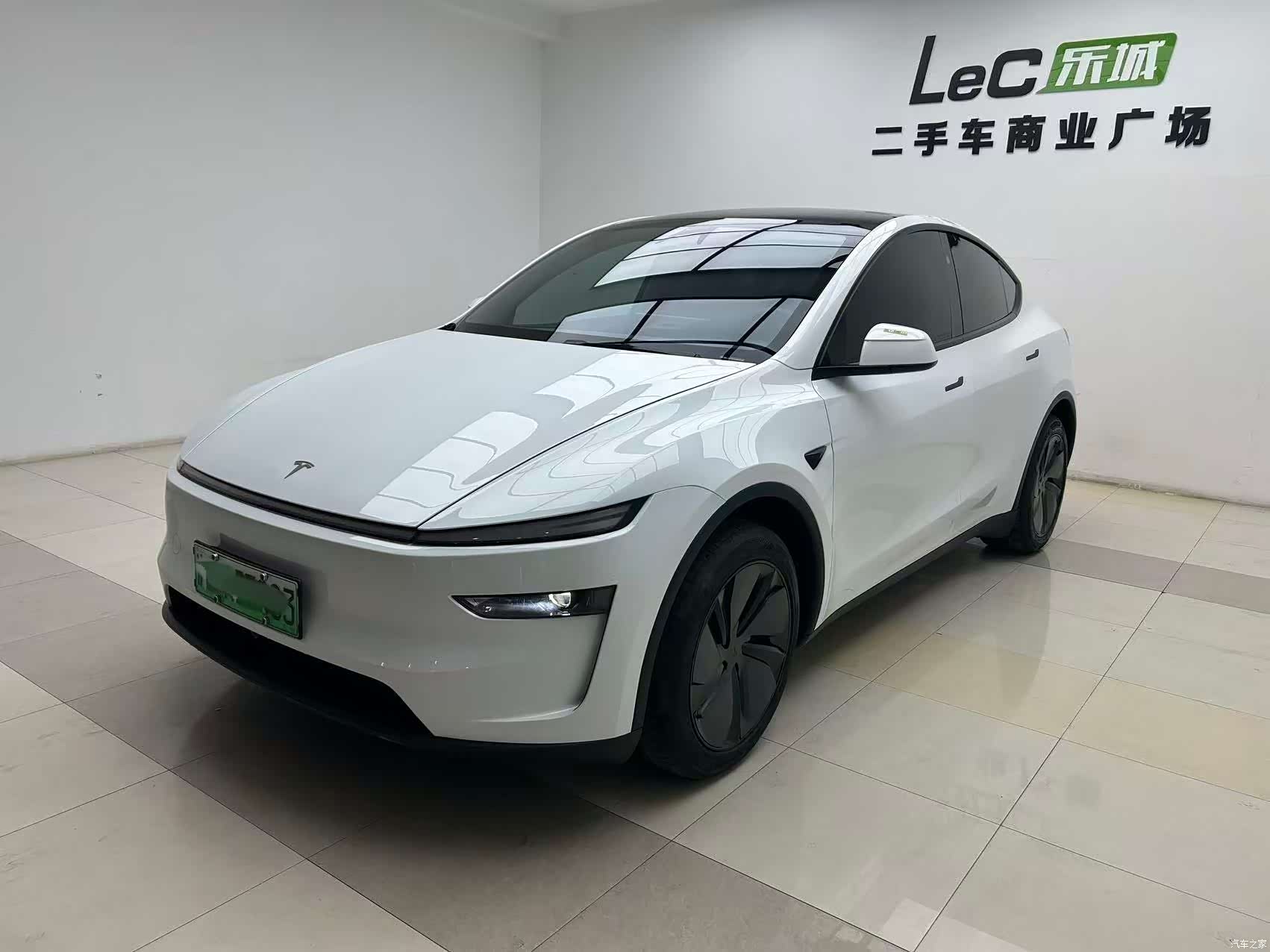 Tesla Model Y, 2025 1