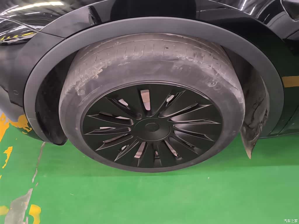Tesla Model Y, 2023 23