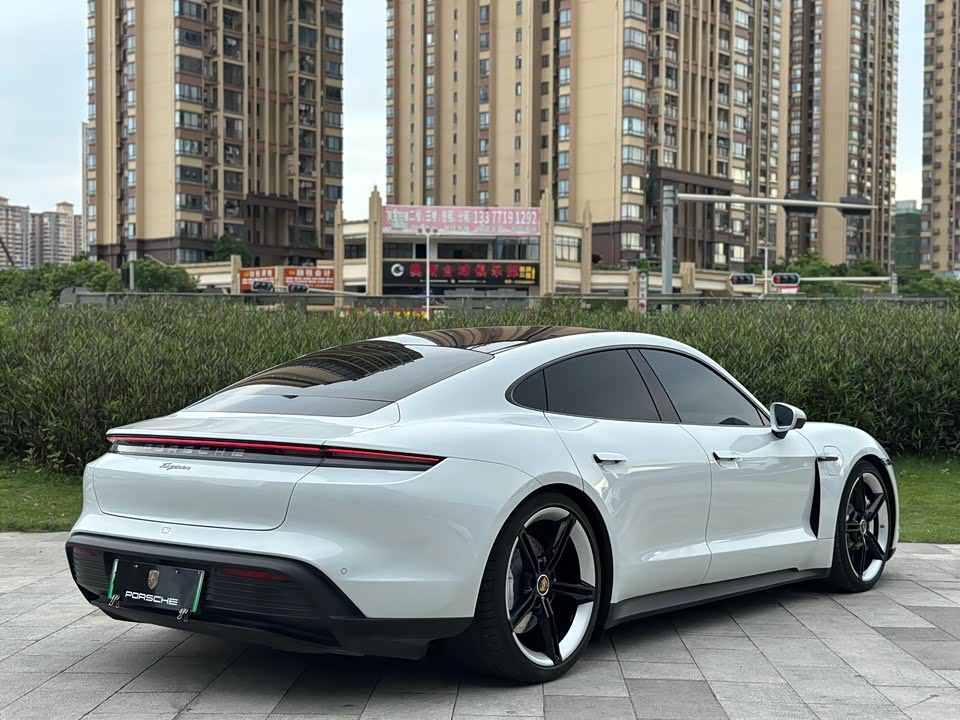 Porsche Taycan