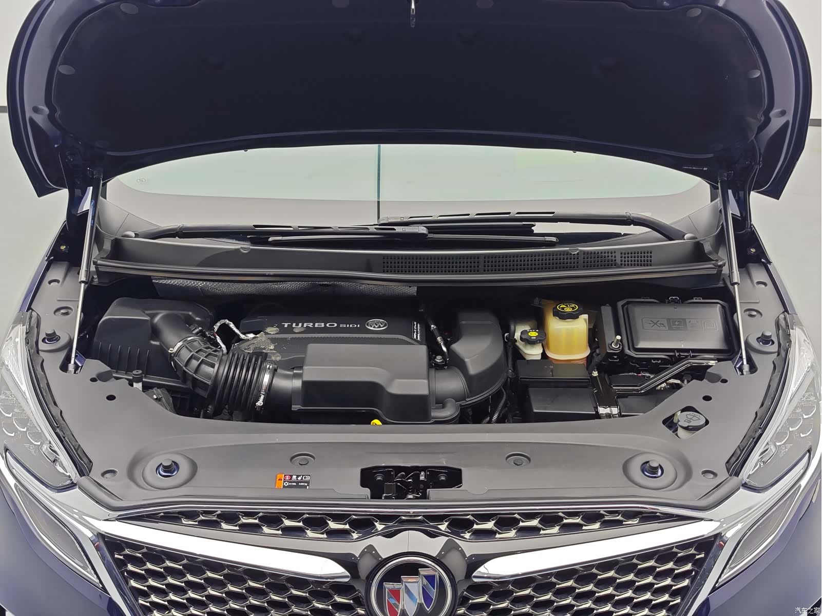 Buick GL8, 2022 13