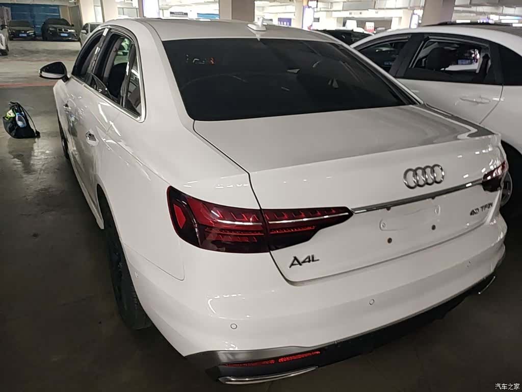 Audi A4L, 2020 все фото
