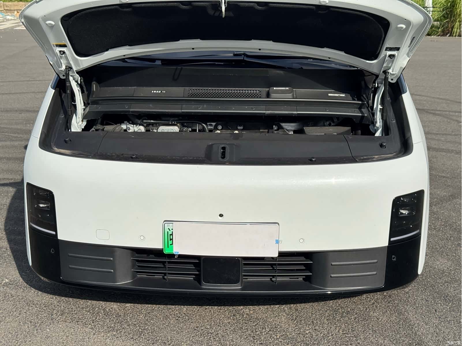 Li Auto MEGA, 2025 26