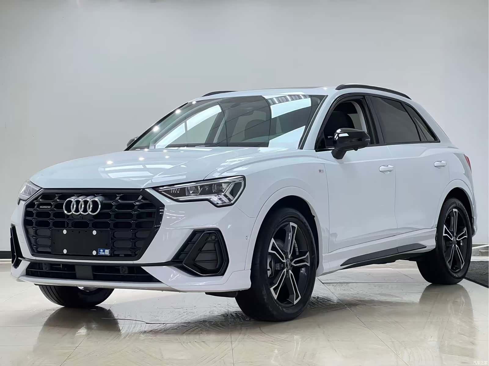 Audi Q3, 2022 1