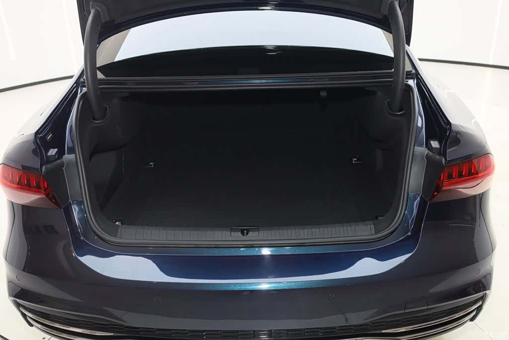 Audi A7L, 2024 12