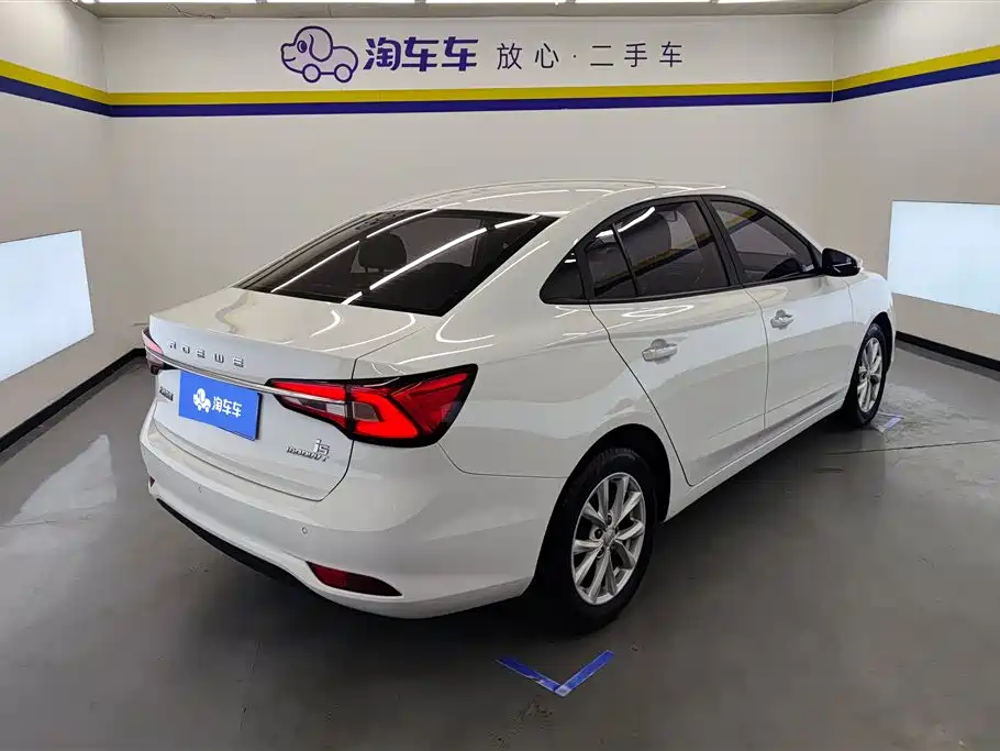 Roewe i5