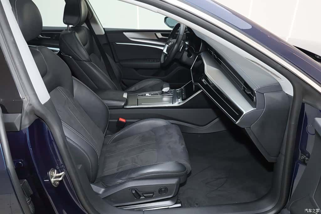 Audi A7L, 2024 18