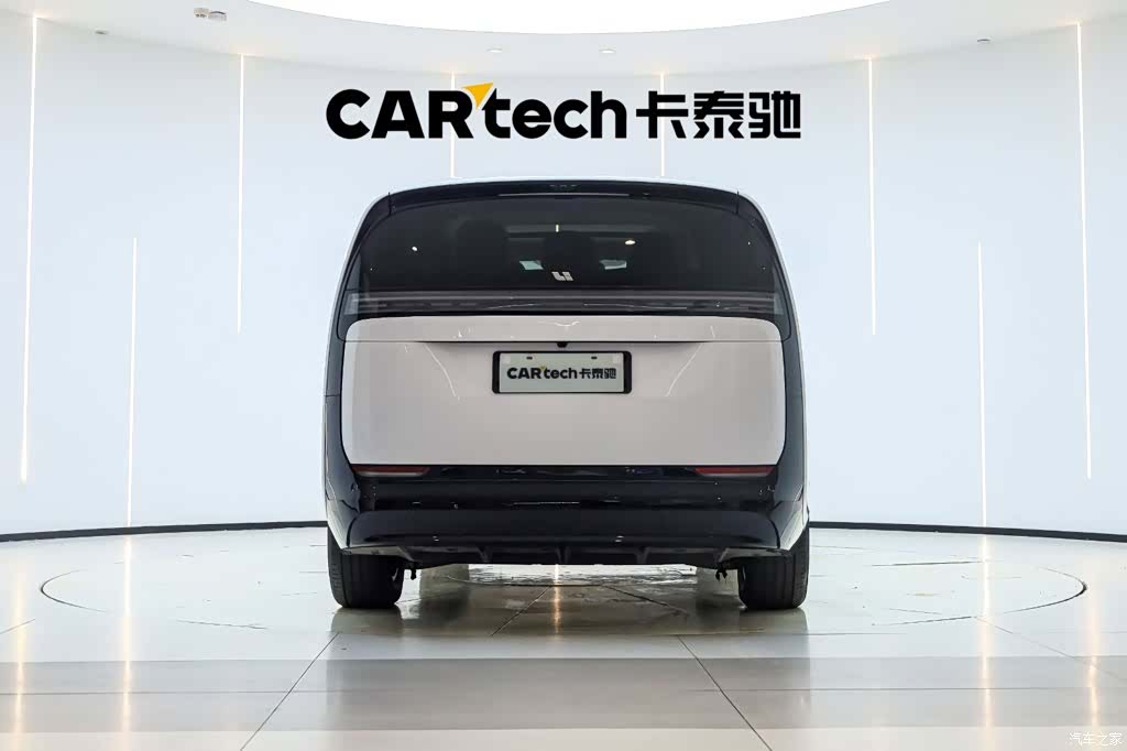 Li Auto MEGA, 2026 4