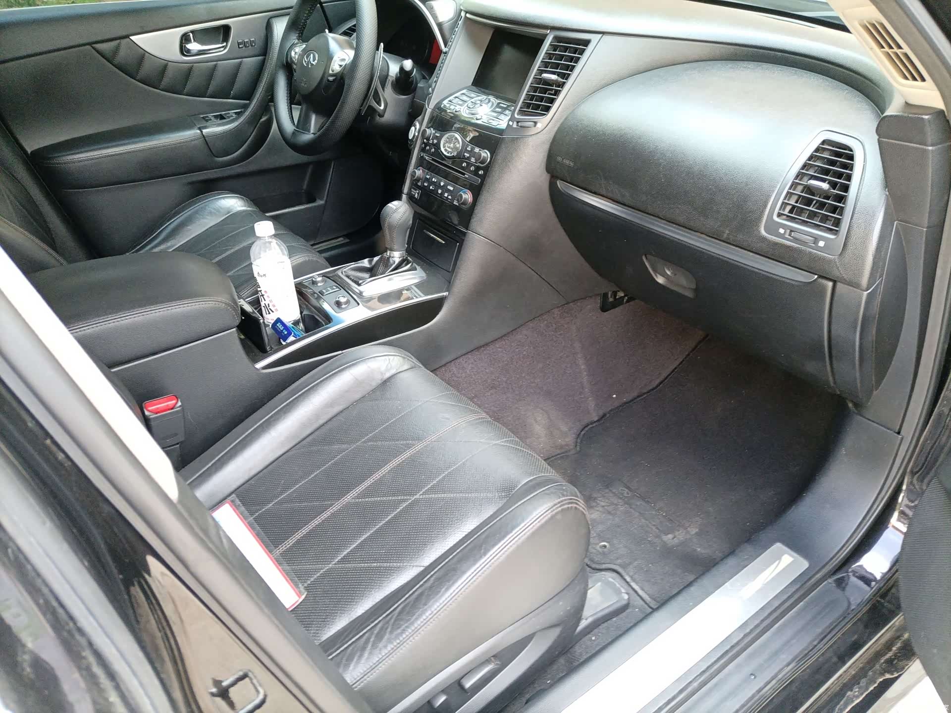 Infiniti FX35, 2011 13