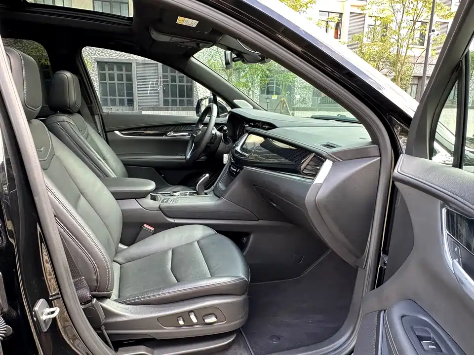 Cadillac XT6
