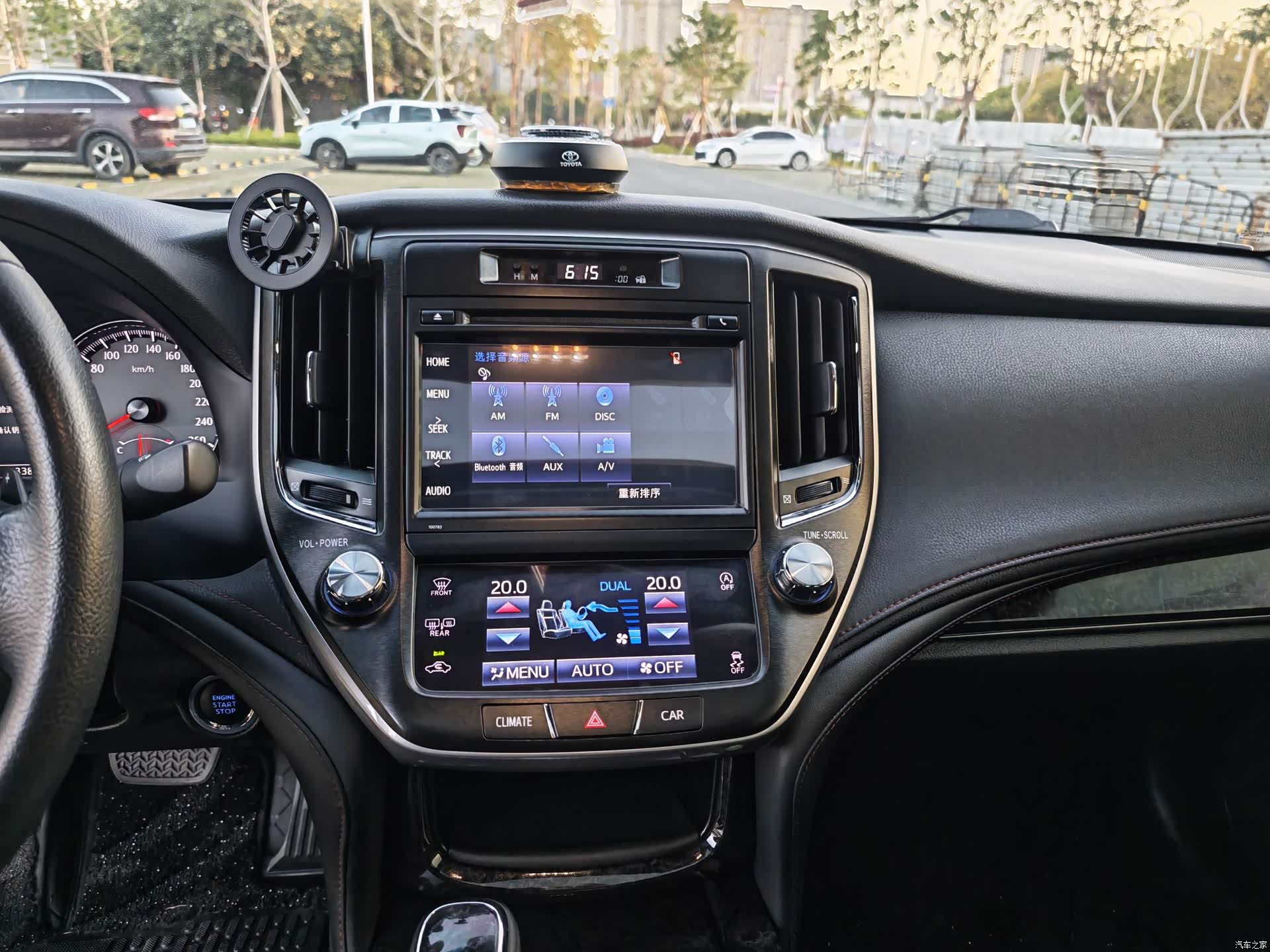 Toyota Crown, 2019 12