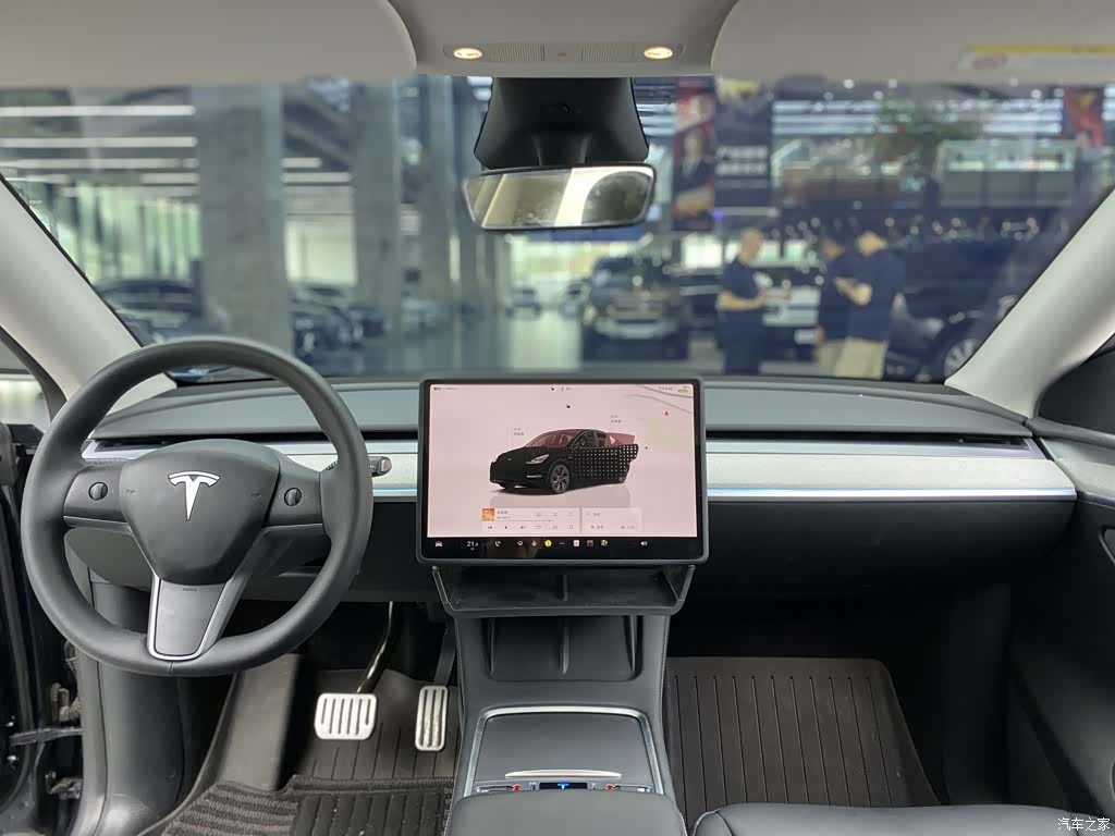 Tesla Model Y, 2024 7